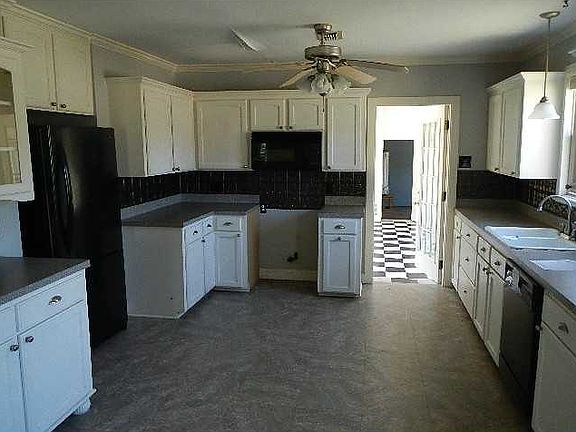 5th image of 845 Lincoln Dr