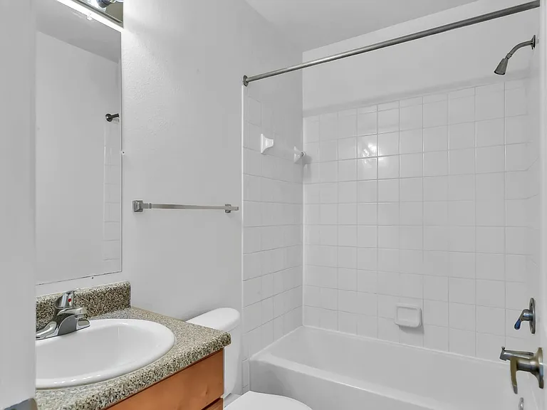 735 Majestic Dr — Photo 14