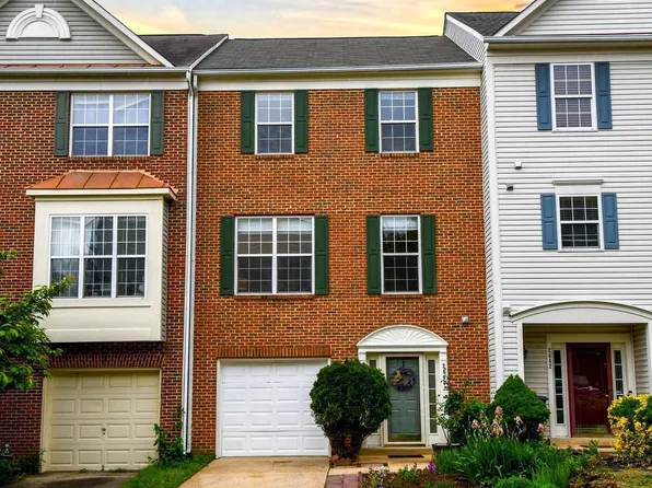 2444 Laura Mark Ln, Herndon, VA 20171