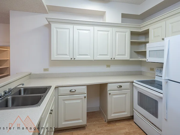 1030 Aoloa Pl #206B — Photo 2