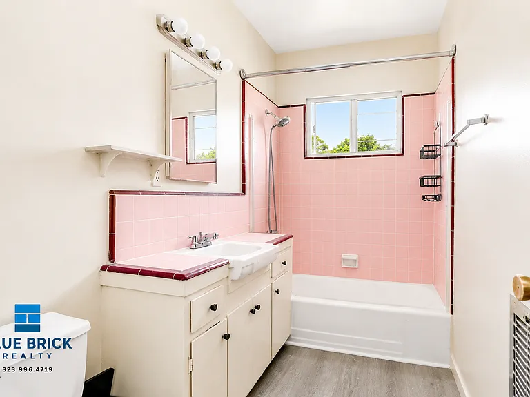 1055 N El Centro Ave #8 — Photo 9
