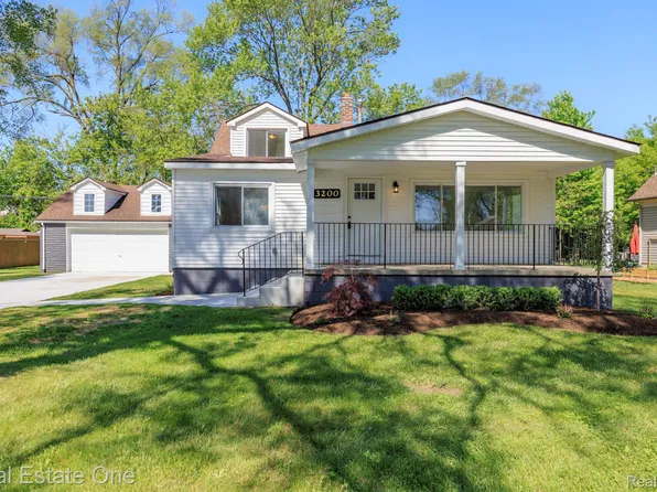 3200 Hessel Ave, Rochester Hills, MI 48307