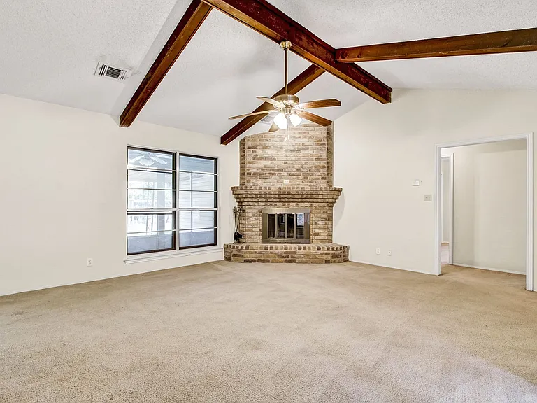 302 Gateway St — Photo 5