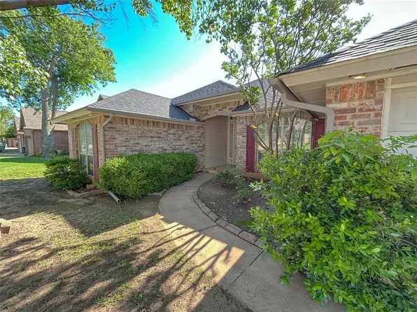 15612 Summit Parke Dr, Edmond, OK 73013