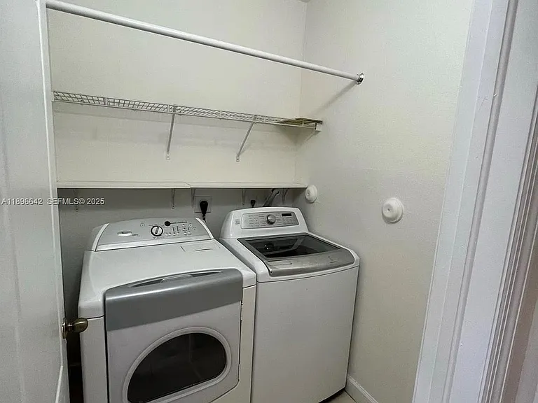 14945 SW 8th Ter — Photo 9