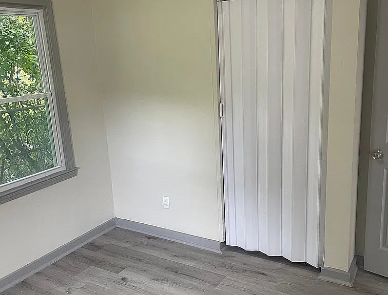 3419 Broadview St — Photo 2