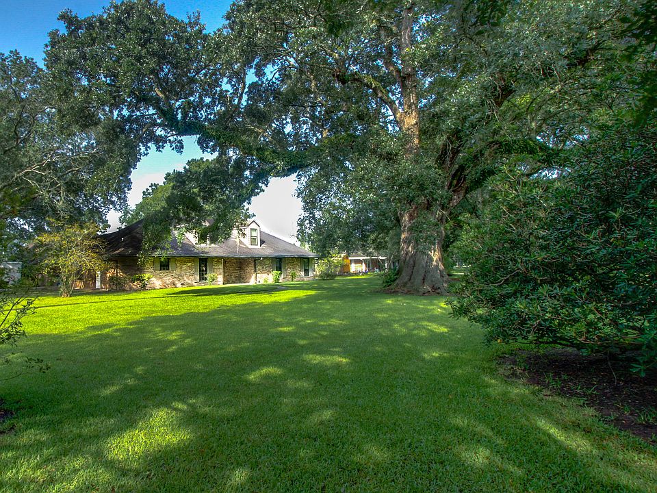1st image of 717 Oak Manor Dr