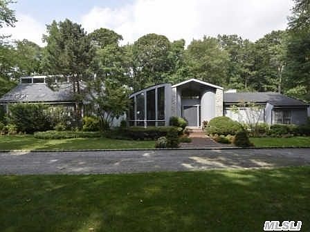 1st image of 3 Windsor Dr
