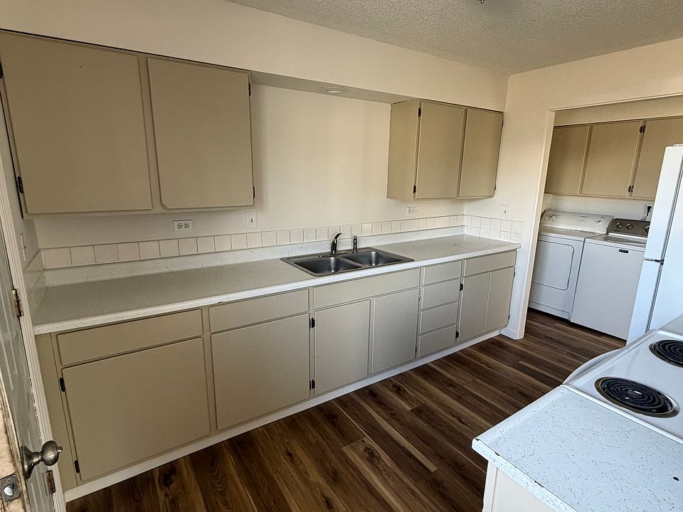 1st image of 1452 C St #2