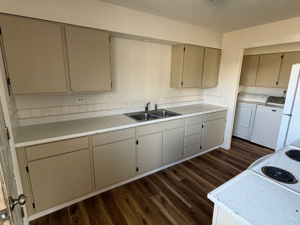 1452 C St #2