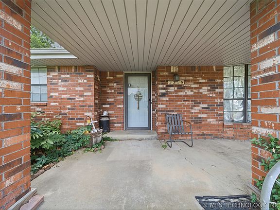 3rd image of 1318 E Fairview Ave