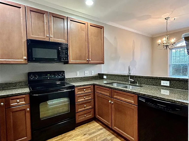 4670 Dabney Vigor Dr — Photo 4