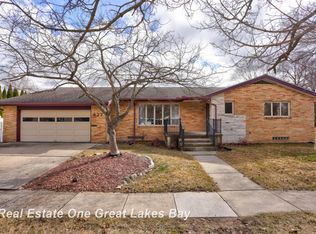 527 Lingle Ln, Midland, MI 48640