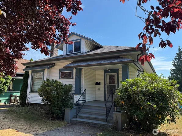 727 N 68th Street, Seattle, WA 98103