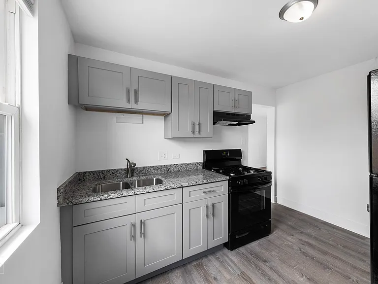 2025 E 72nd Street — Photo 8
