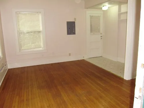 Interior Photo - 406 Summit Ave E #1