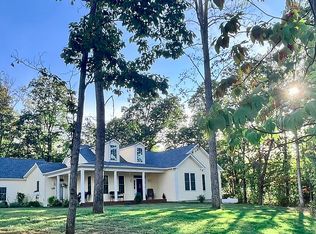 11 Valley Manor Dr, Staunton, VA 24401