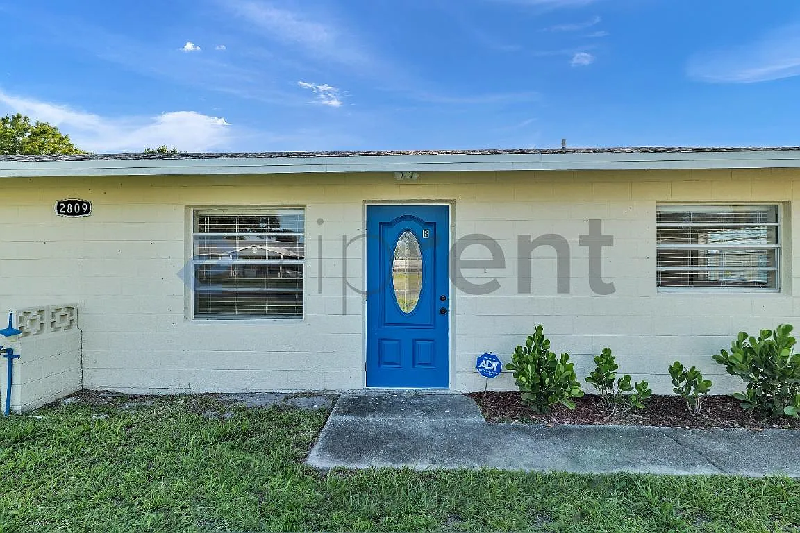 3 bed, 1200 sqft, $2,000 — Photo 2