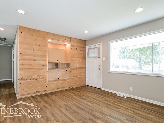 4th image of 1719 Leaf Crest Dr