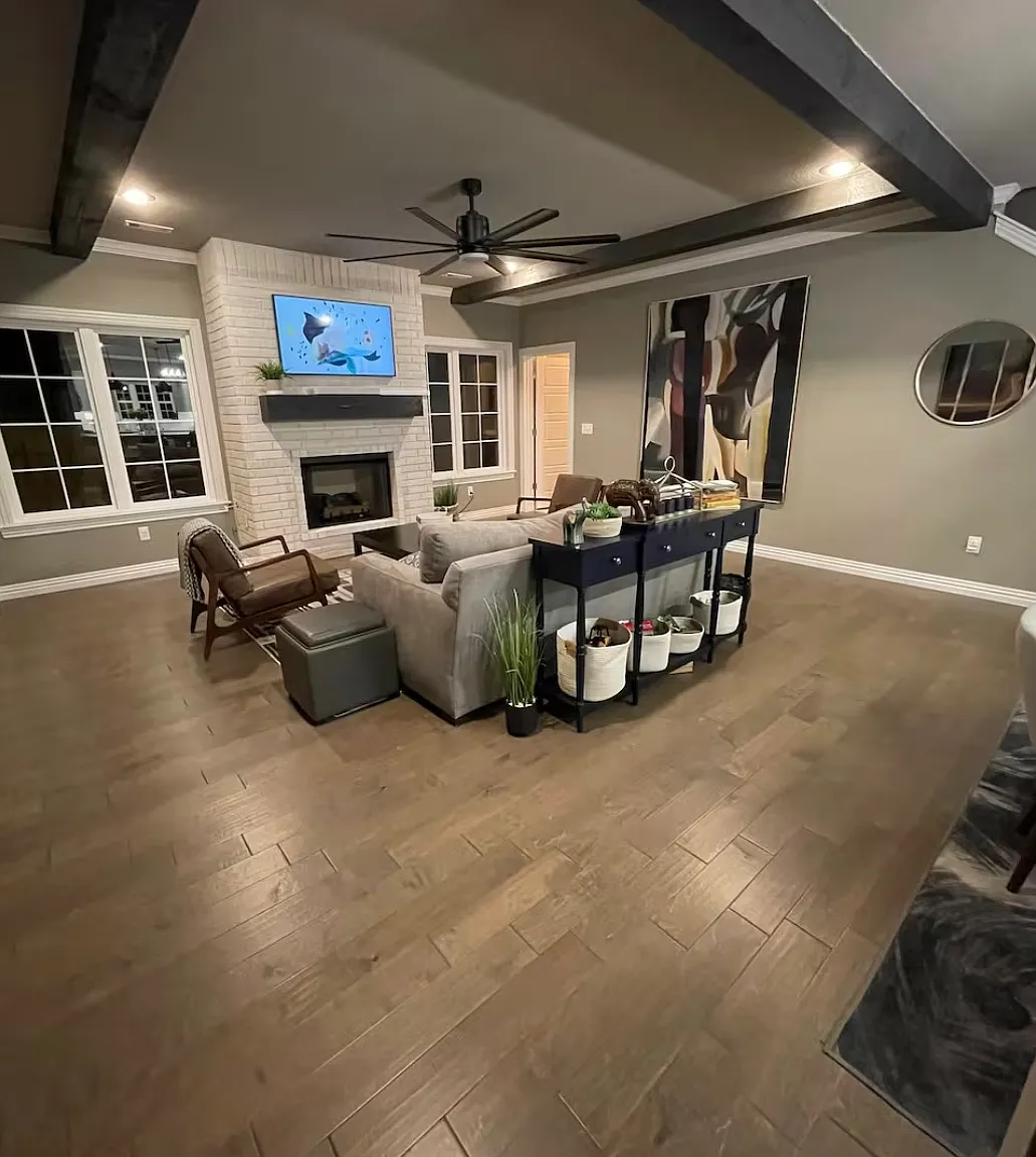 4 bed, 2325 sqft, $3,284 — Photo 3