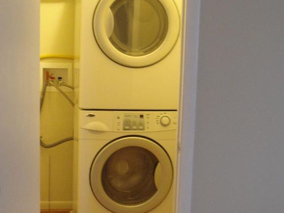 washer and dryer included