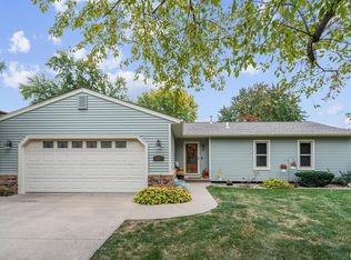 2321 E 47th St, Davenport, IA 52807