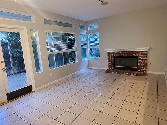 4th image of 296 Bayport Way