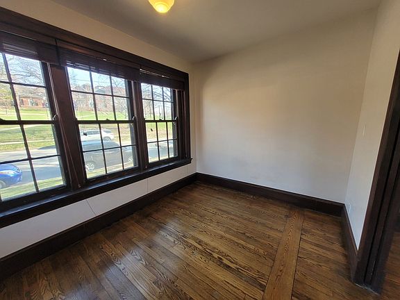 3rd image of 1534 Woodland Ave APT 2
