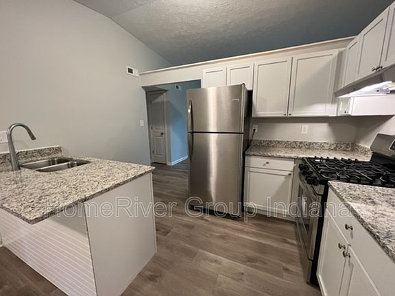 5th image of 6026 Old Mill Dr