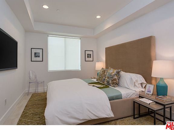 4th image of 118 S Kenwood St #107