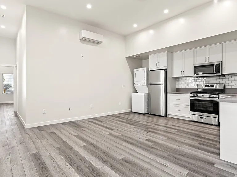 2336 Scarff St — Photo 7