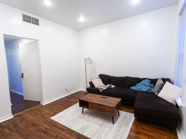 1451 W Flournoy St APT 2E, Chicago, IL 60607