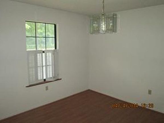 5th image of 124 SW Beth Dr