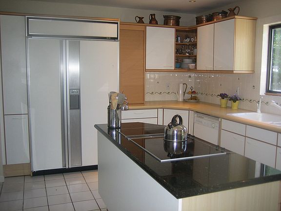 Updated Center-Island Kitchen