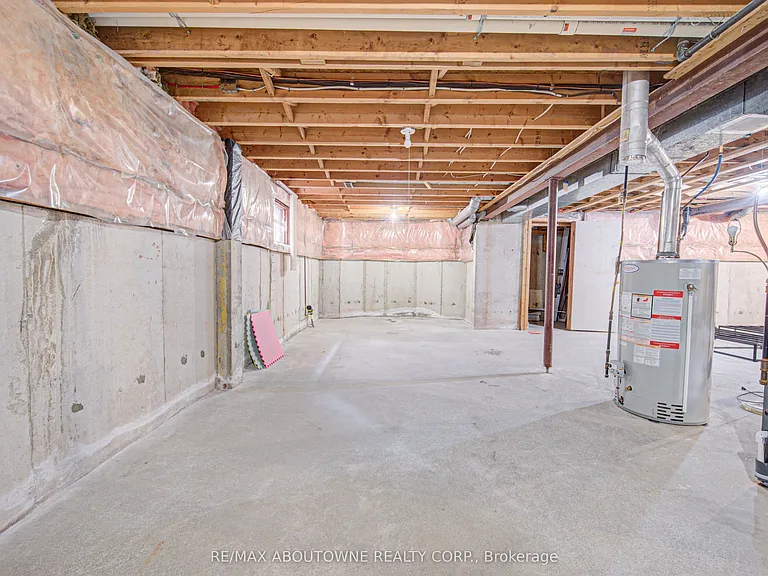 426 Parklane Rd — Photo 37