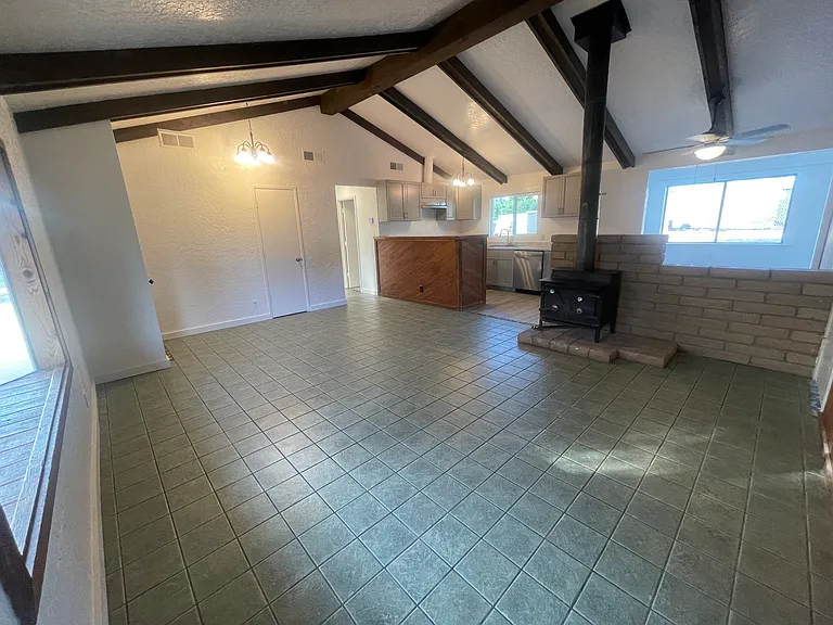 10575 Leslye Ln — Photo 9