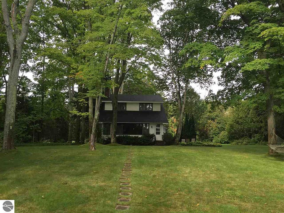 1st image of 837 S Lake Shore Dr