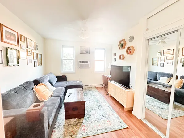 117 Jewel Street image 1 of 7