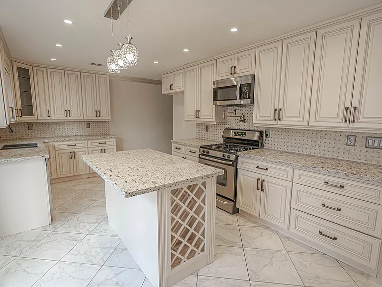 27544 Bernina Ave — Photo 5