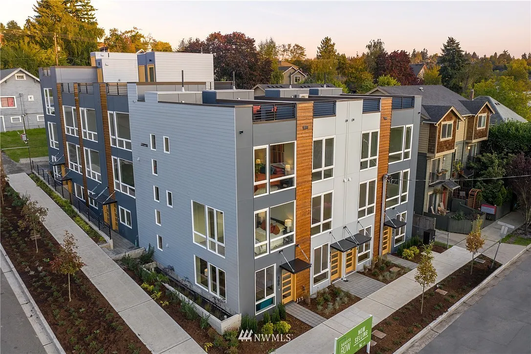 2 bed, 1059 sqft, $2,850 — Photo 1