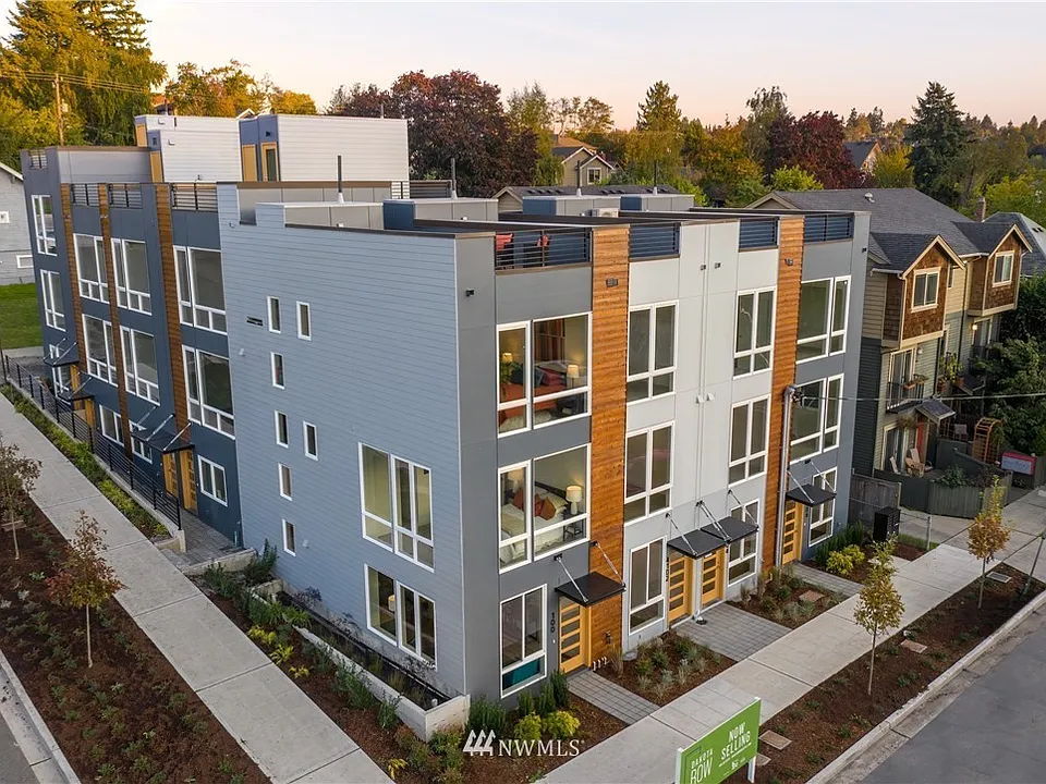3705 S Dakota St