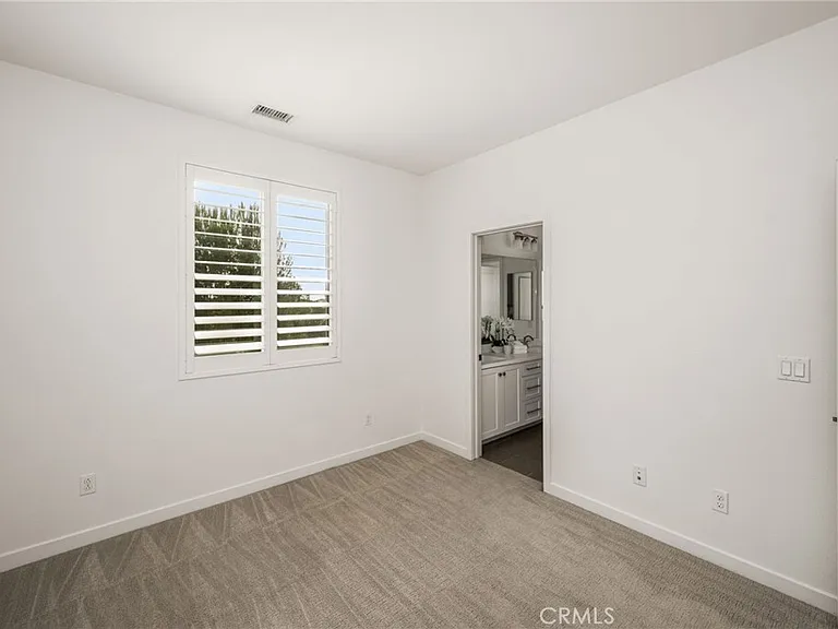 16 Cooper — Photo 29