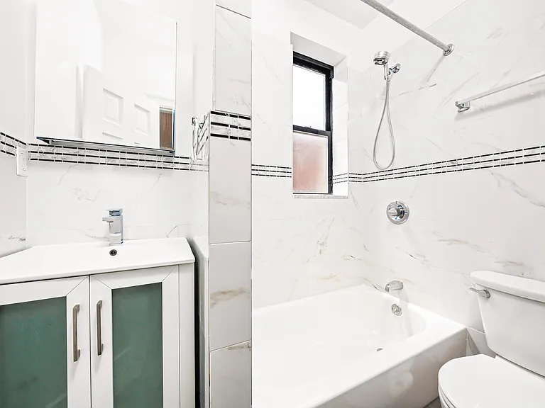 551 Hudson St #19 — Photo 5