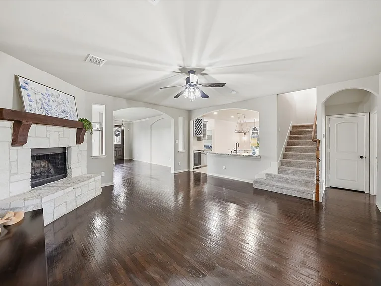4500 Lakeside Hollow St — Photo 14