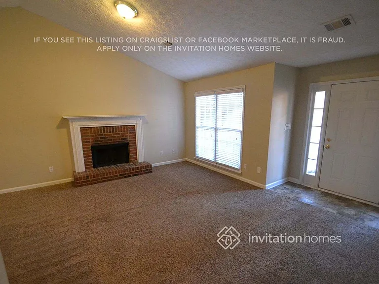 211 Johnstons Way — Photo 2
