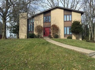 524 Bassett Dr, Bethel Park, PA 15102