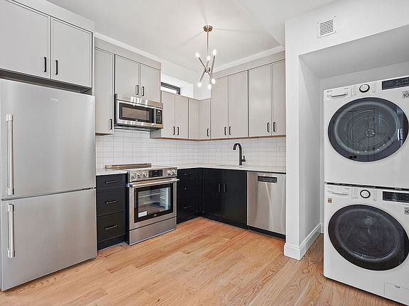 4th image of 114 E 71st St Suite 6