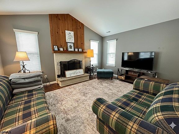 3rd image of 835 Fishers Creek Rd #835