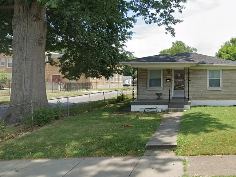3701 Craig Ave, Louisville, KY 40215