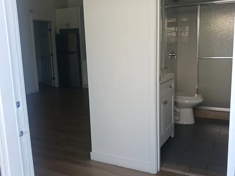 1518 W Florence Ave — Photo 2